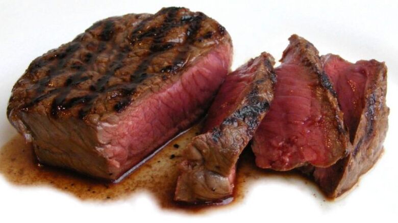 daging yang kurang masak sebagai cara untuk dijangkiti cacing